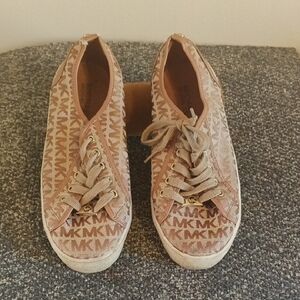 Michael Kors Women's tan Rita 3 Logo Sneakers Size 5